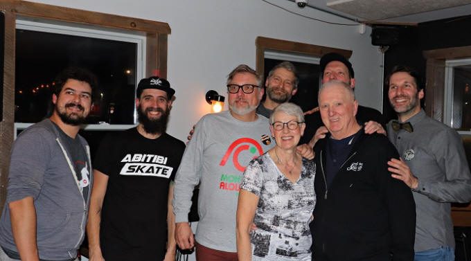 Quelques participants à la soirée de Brasserie Nostalgie à Évain.