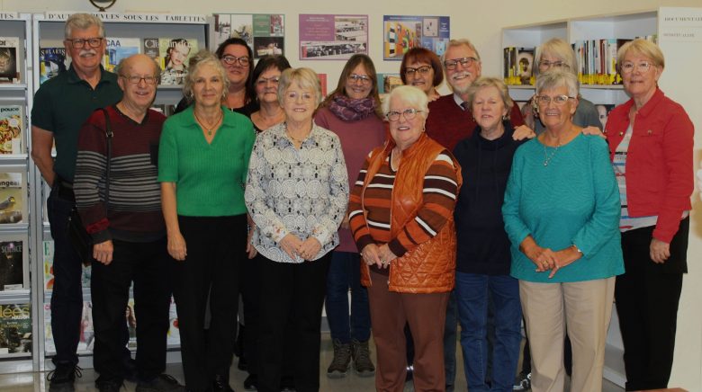 Groupe de bénévoles à la bibliothèque