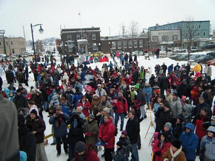 À Rouyn-Noranda, près de l'hôtel de ville