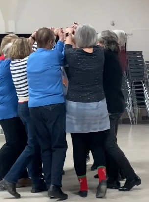 Durant le quadrille... Durant le quadrille...