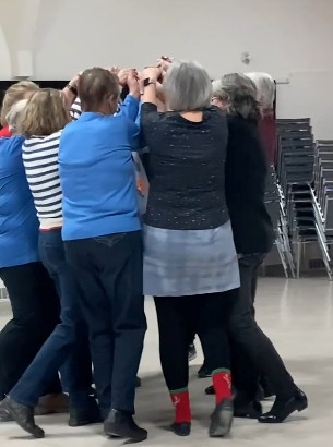 Durant le quadrille...