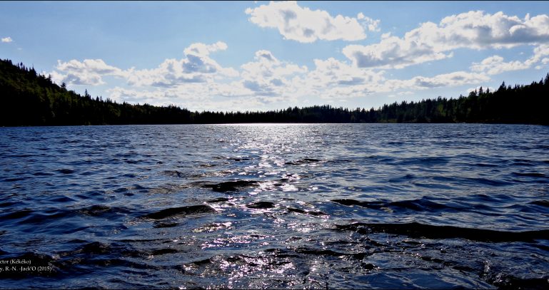 Lac Hector, collines Kekeko