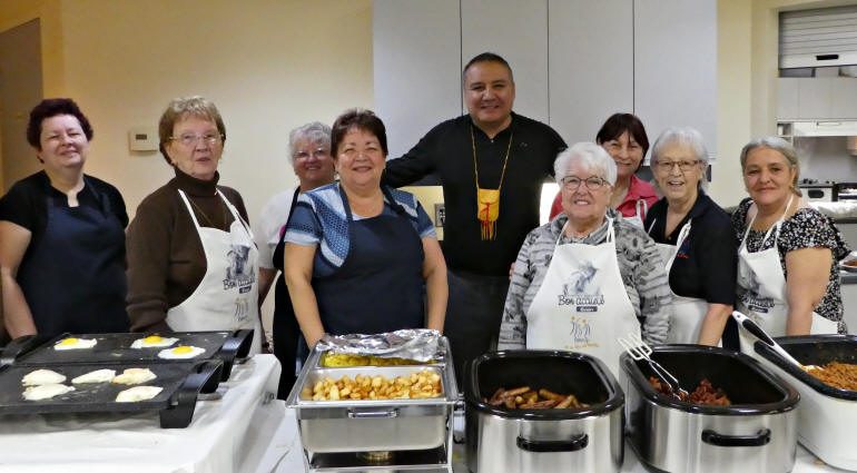 Dans la cuisine du Club de l'Âge d'Or d'Évain