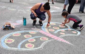 Dessiner un papillon sur la rue