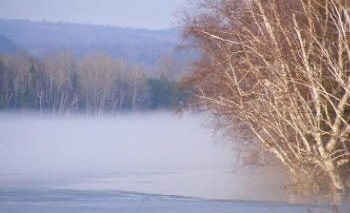 Matin de brume au lac Hélène à Évain