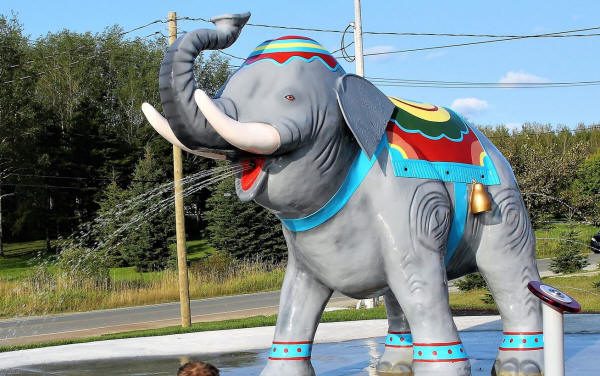 Éléphant'eau, jeu d'eau au parc Victor