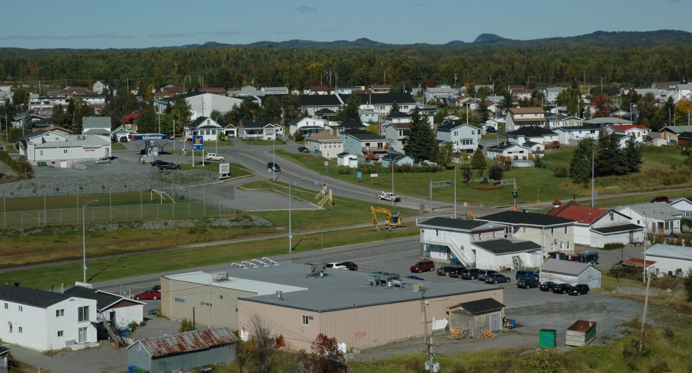 Au centre du village d'Évain