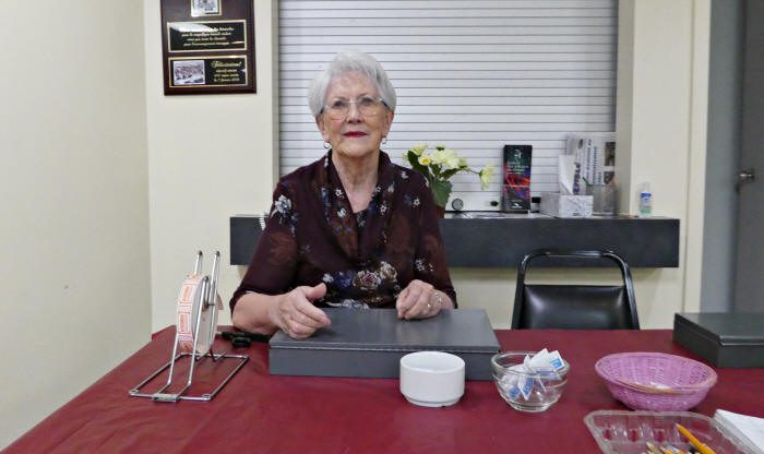 Mme Nicole Leroux