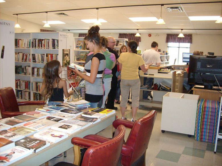 Bibliothèque d'Évain