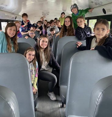 En autobus pour se rendre au Salon du livre à La Sarre...