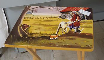 Tableau dessiné sur une table à café