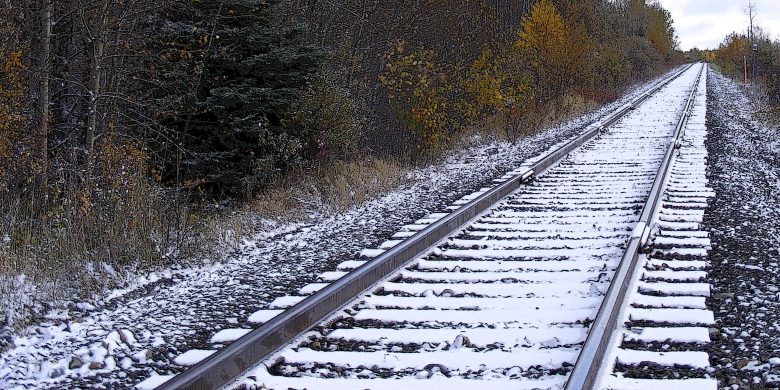 Chemin de fer enneigé