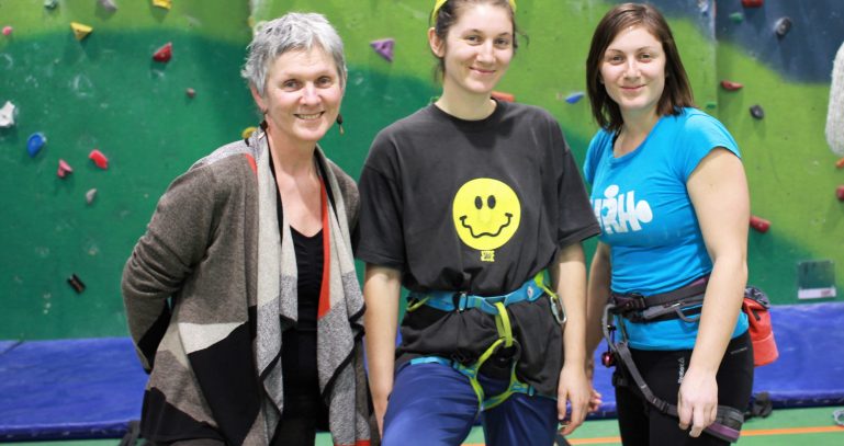 Jocelyne Mayrand avec ses filles Gabrielle et Roxanne Bruneau