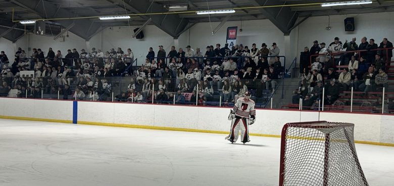 À l'aréna d'Évain À l'aréna d'Évain